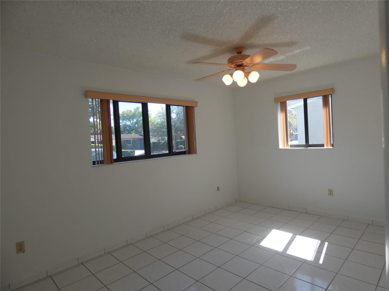 17920 NW 82nd Avenue, Hialeah, FL 33015 photo 14