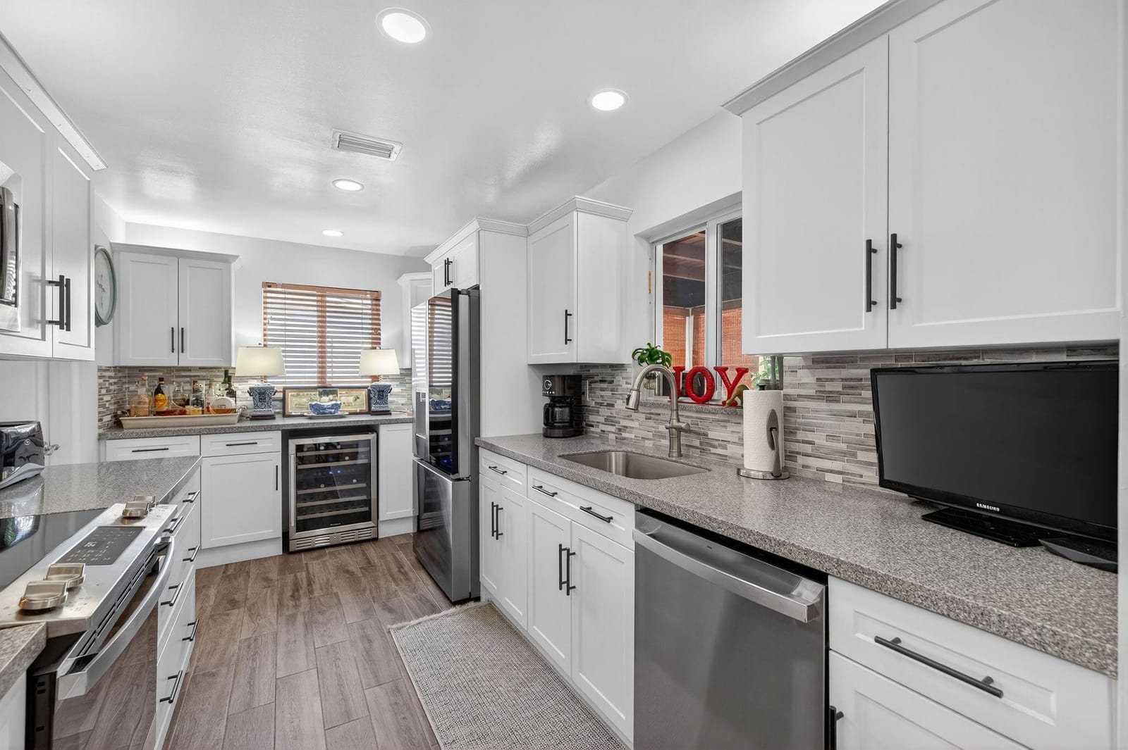 2550 E Golf Boulevard — photo 5