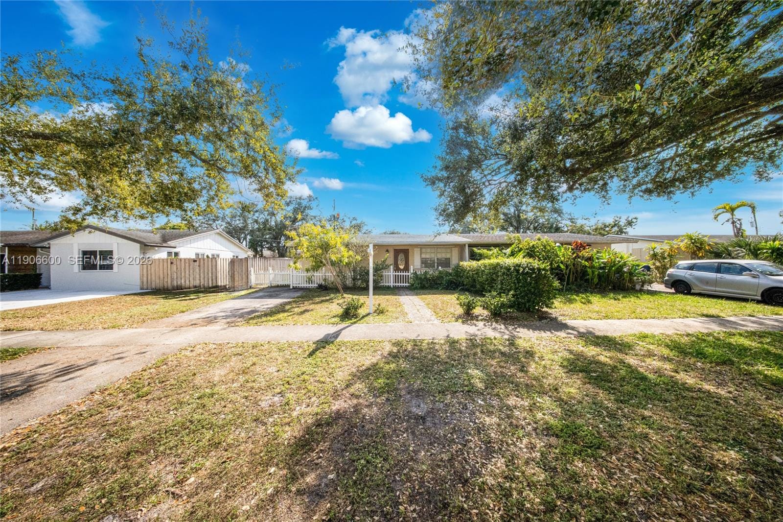 9426 SW 52nd Street — photo 2