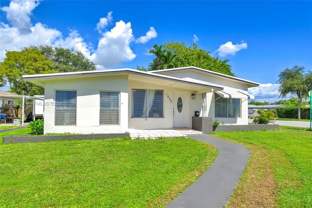 1499 NE 174th Street, sold in Fulford By Sea Sec O, North Miami Beach, FL