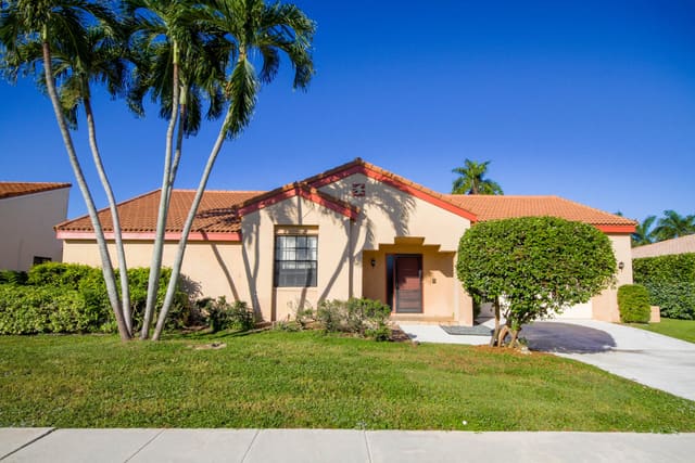 2661 SW 23rd Cranbrook Drive, sold in Cranbrook Lake Estates, Boynton Beach, FL