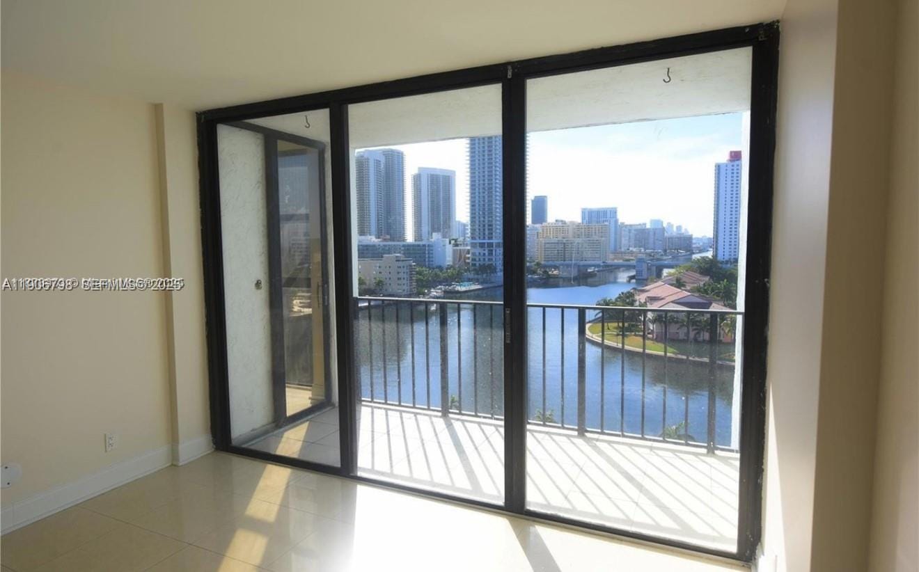 200 Leslie Drive 1124 — photo 4