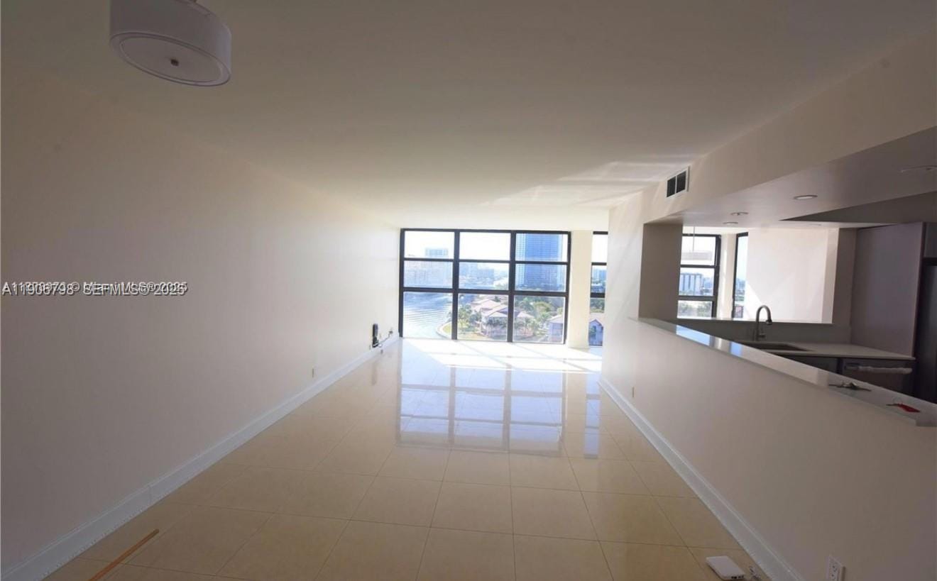 200 Leslie Drive 1124 — photo 5