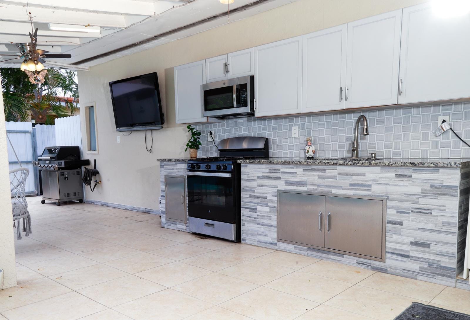352 Greenbrier Drive, Lake Worth Beach, FL 33461 photo 13