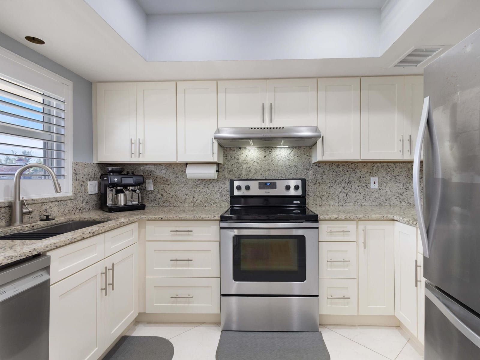 701 NE Harbour Terrace 2140 — photo 10