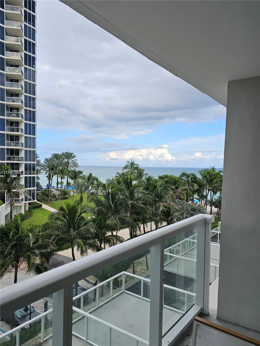 19201 Collins Avenue 324, Sunny Isles Beach, FL 33160 photo 2