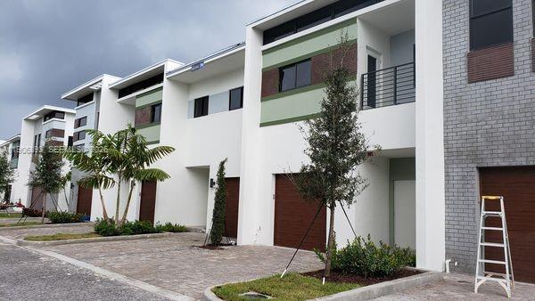 4500 NW 8th Place, Plantation, FL 33317, Plantation
