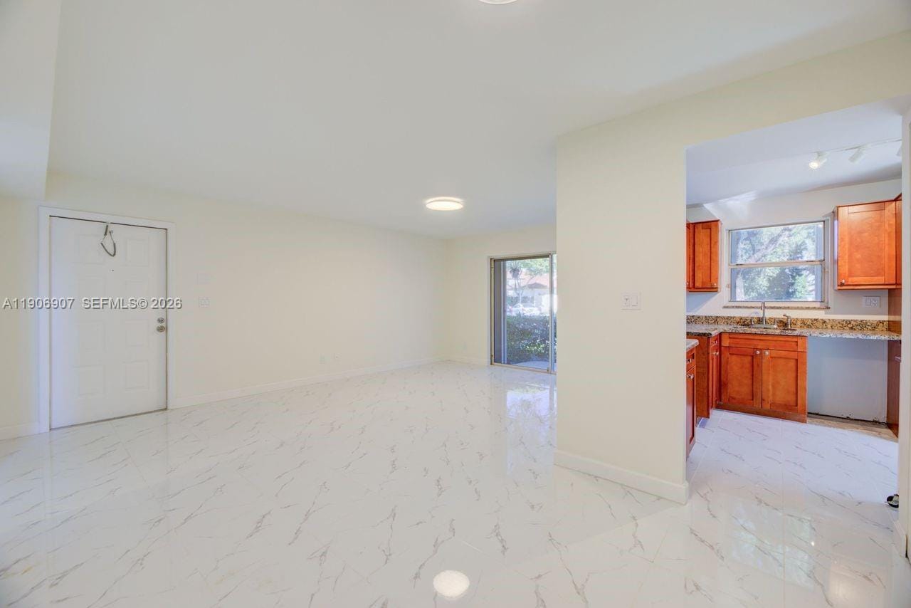 11250 SW 13th Street 104, Pembroke Pines, FL 33025 photo 3
