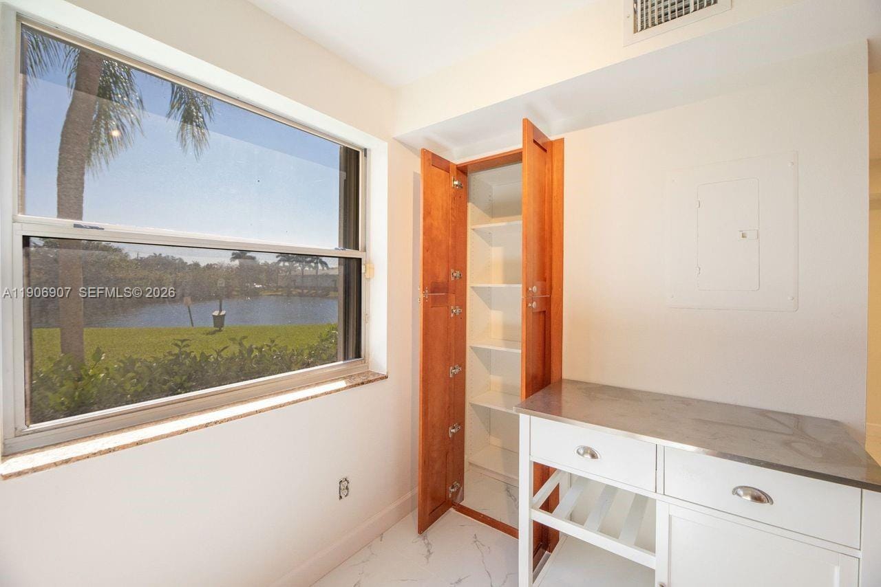 11250 SW 13th Street 104, Pembroke Pines, FL 33025 photo 4