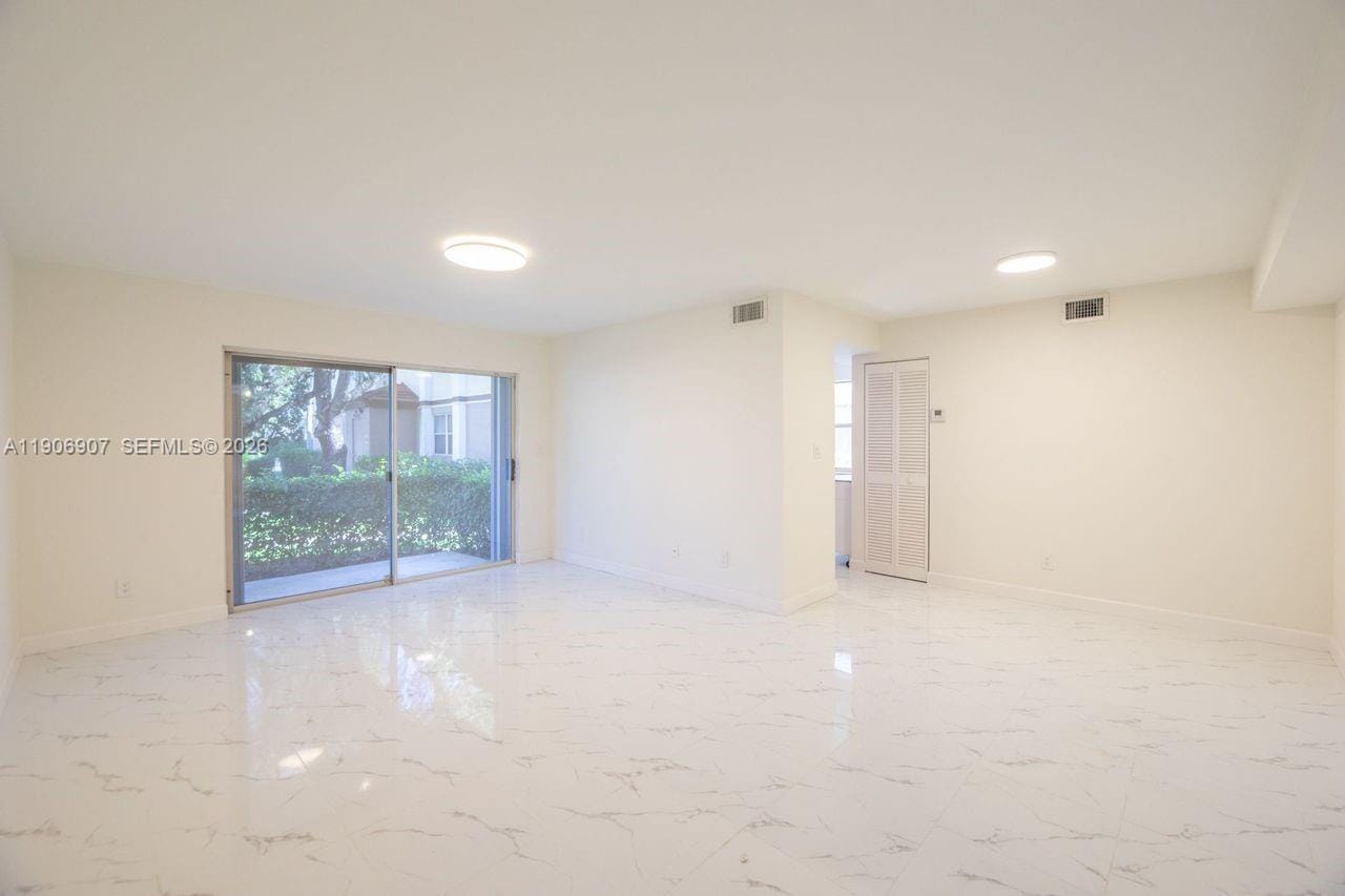 11250 SW 13th Street 104, Pembroke Pines, FL 33025