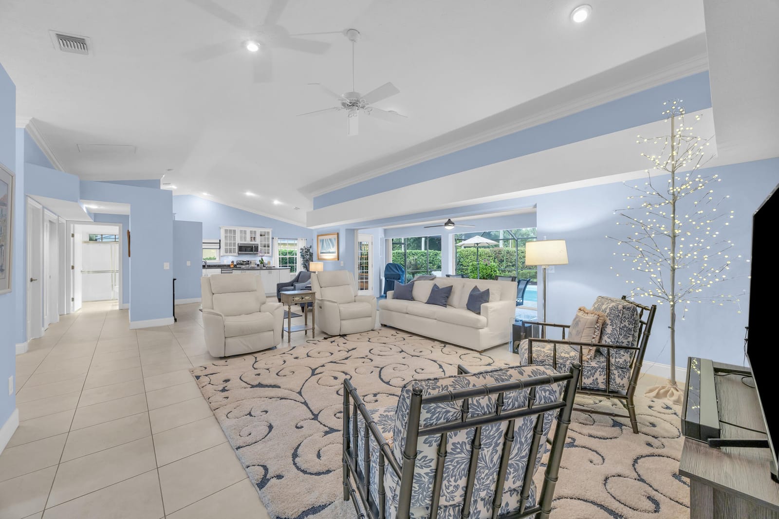 8216 SE Governors Way — photo 10