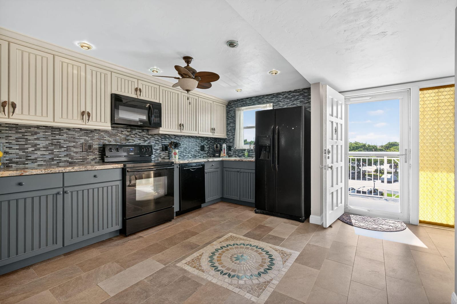 36 Yacht Club Drive 307 — photo 8
