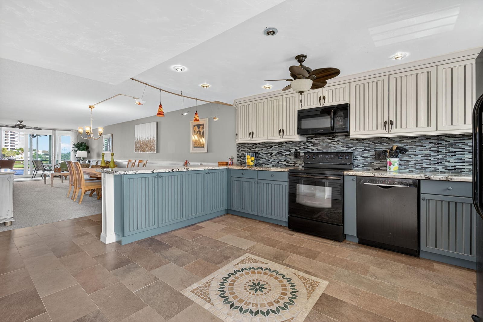 36 Yacht Club Drive 307 — photo 10