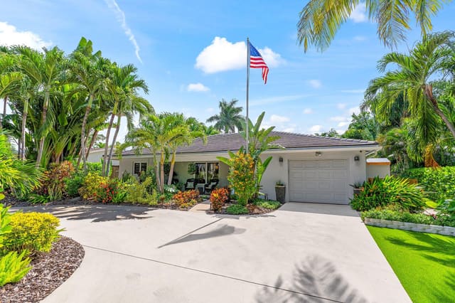 2709 SW 4th Street, sold in Seacrest Hills, Boynton Beach, FL