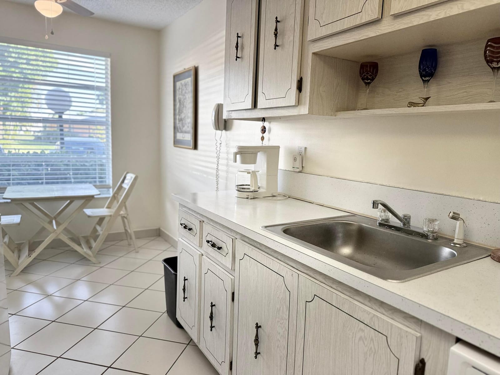 1360 NW 19th Terrace 102, Delray Beach, FL 33445 photo 4