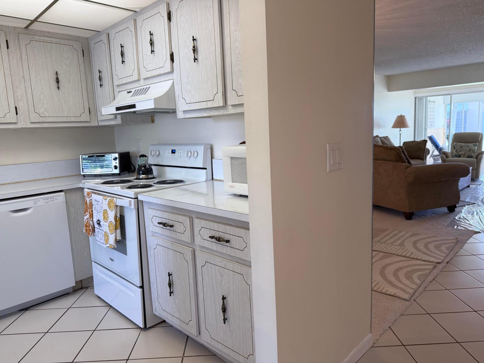 1360 NW 19th Terrace 102, Delray Beach, FL 33445 photo 5