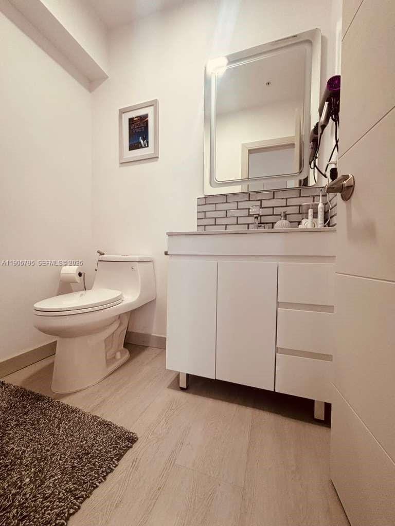 2829 Indian Creek Drive 1403 — photo 3