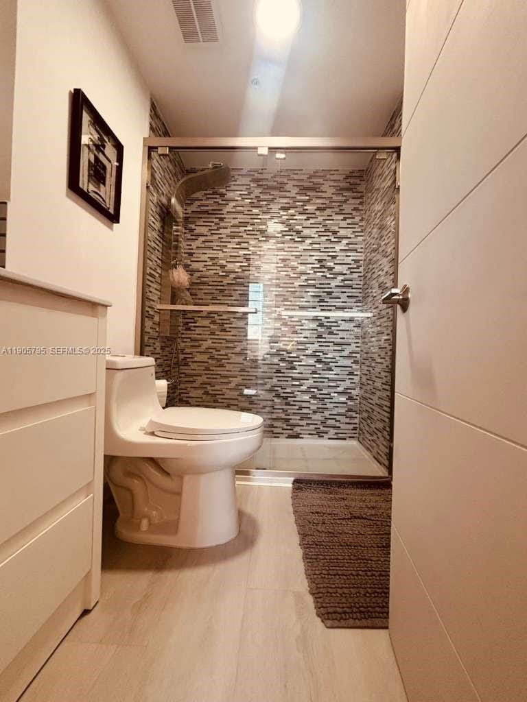 2829 Indian Creek Drive 1403 — photo 8