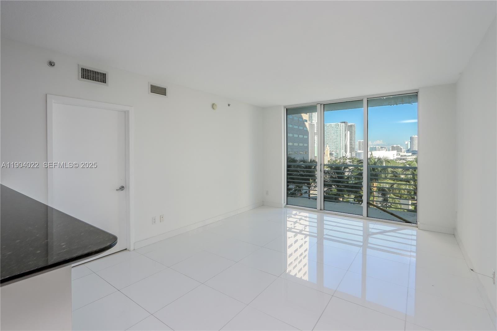 325 S Biscayne Boulevard 1722 — photo 2