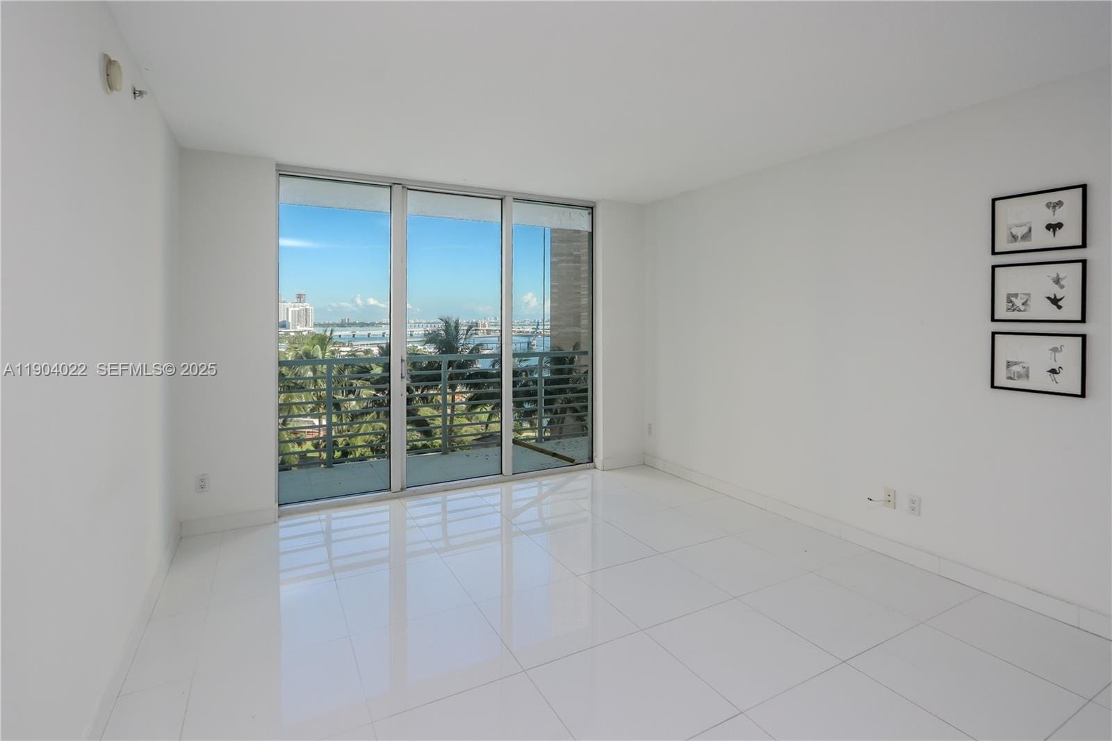 325 S Biscayne Boulevard 1722 — photo 3