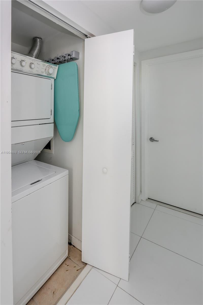 325 S Biscayne Boulevard 1722 — photo 10