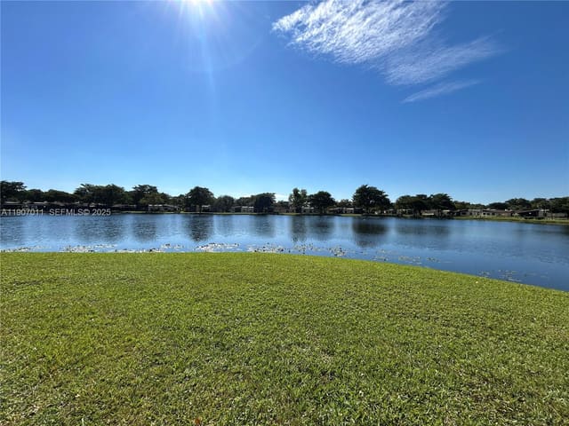 200 Berkley Road 113, Hollywood, FL 33024