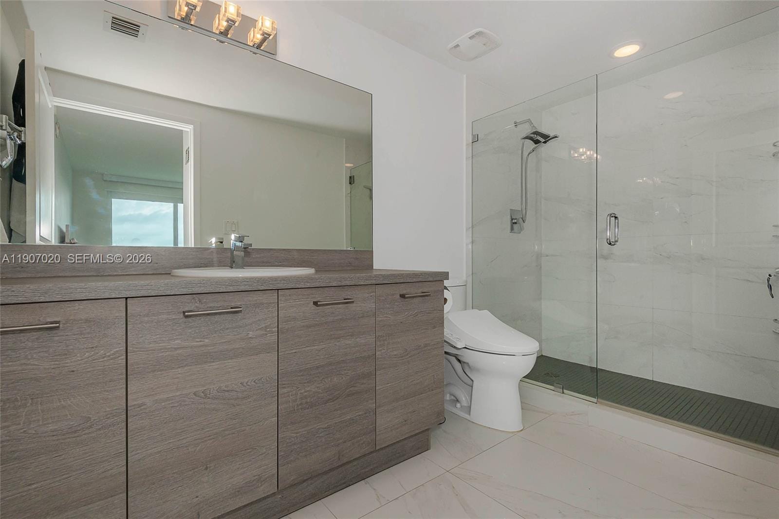 400 Sunny Isles Boulevard 906, Sunny Isles Beach, FL 33160 photo 17