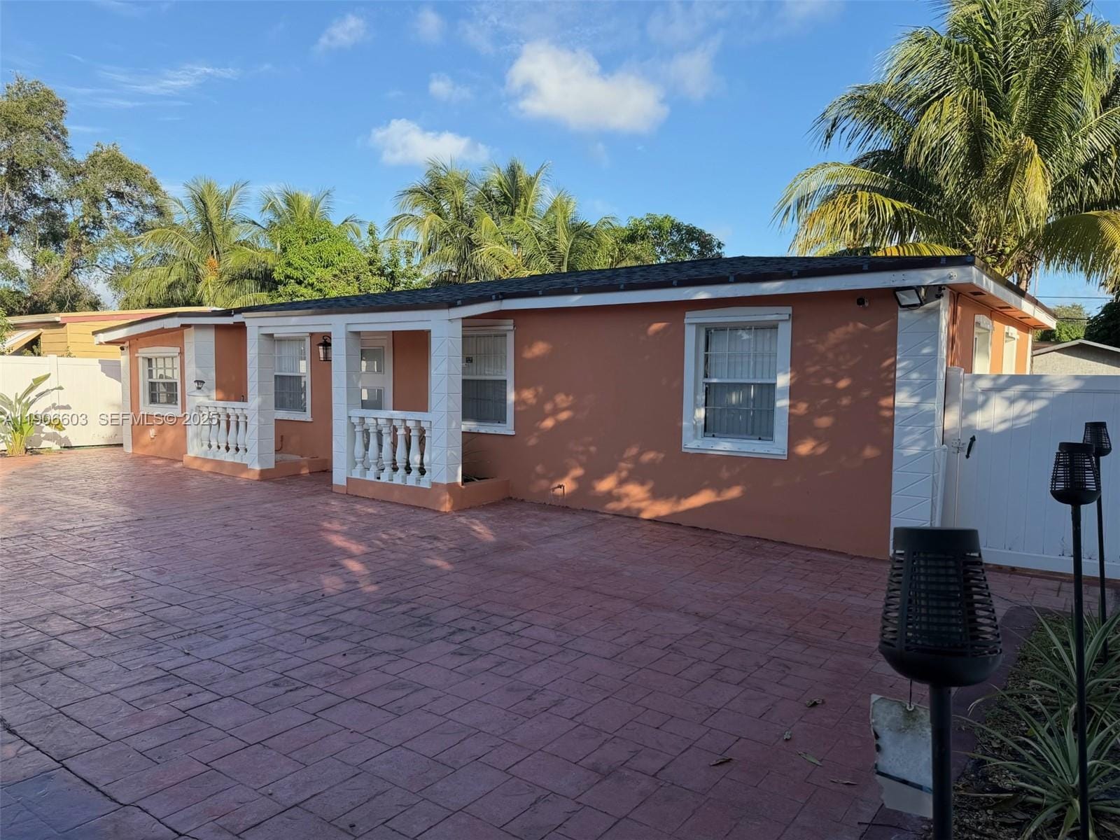 361 NE 160th Terrace, Miami, FL 33162 photo 2