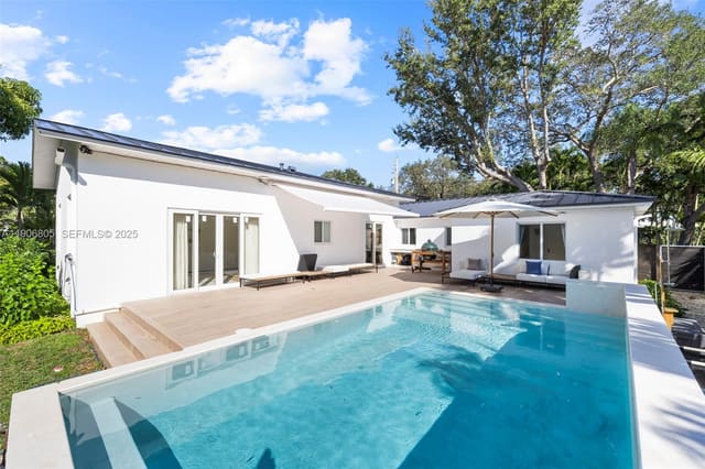 11370 NE 8th Avenue, sold in Grifffing Bisc Pk Est Amd, Biscayne Park, FL