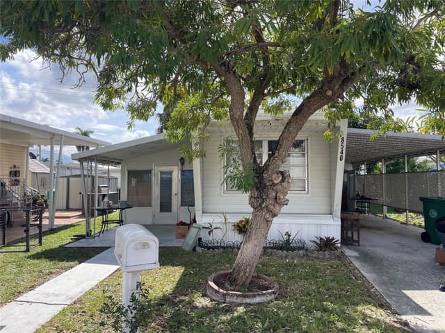 8540 SW 16th Street, sold in Park City Sec One 49-11 B, Davie, FL