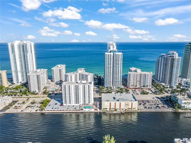 3000 S Ocean Drive 420, Hollywood, FL 33019
