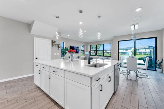2199 Appleton Circle S, Oakland Park, FL 33309