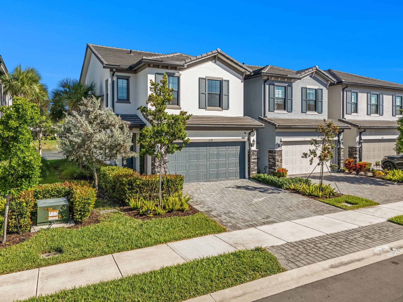 2199 Appleton Circle S, Oakland Park, FL 33309 photo 2