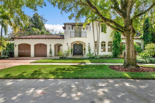 932 Escobar Avenue, sold in Coral Gables C C, Coral Gables, FL