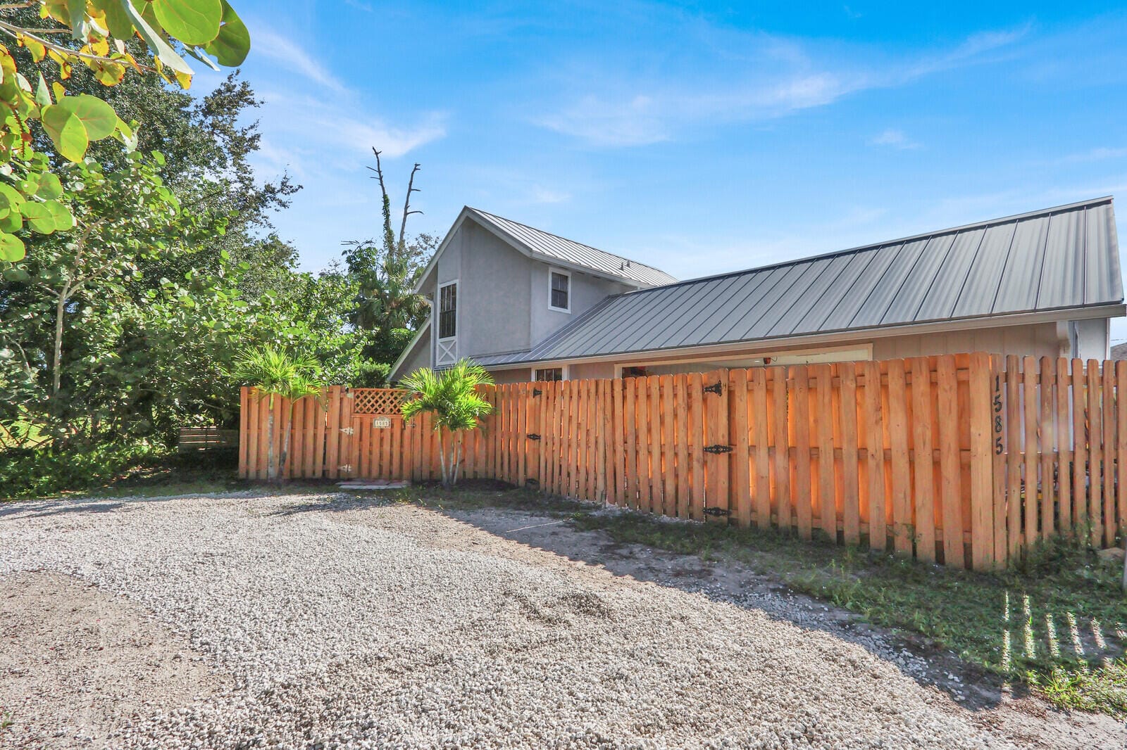 1585 17th Lane SW, Vero Beach, FL 32962 photo 3