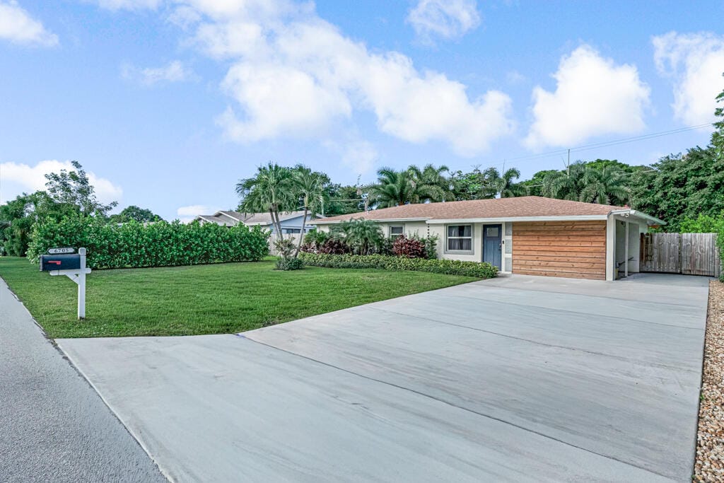6705 Massachusetts Drive, Lake Worth, FL 33462 photo 4
