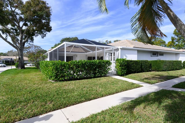 2003 Silverleaf Oak Court, Palm Beach Gardens, FL 33410