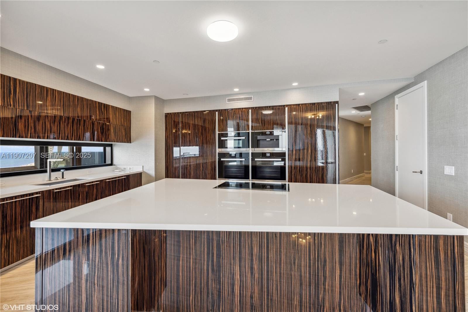 18555 Collins Avenue 1101, Sunny Isles Beach, FL 33160 photo 16