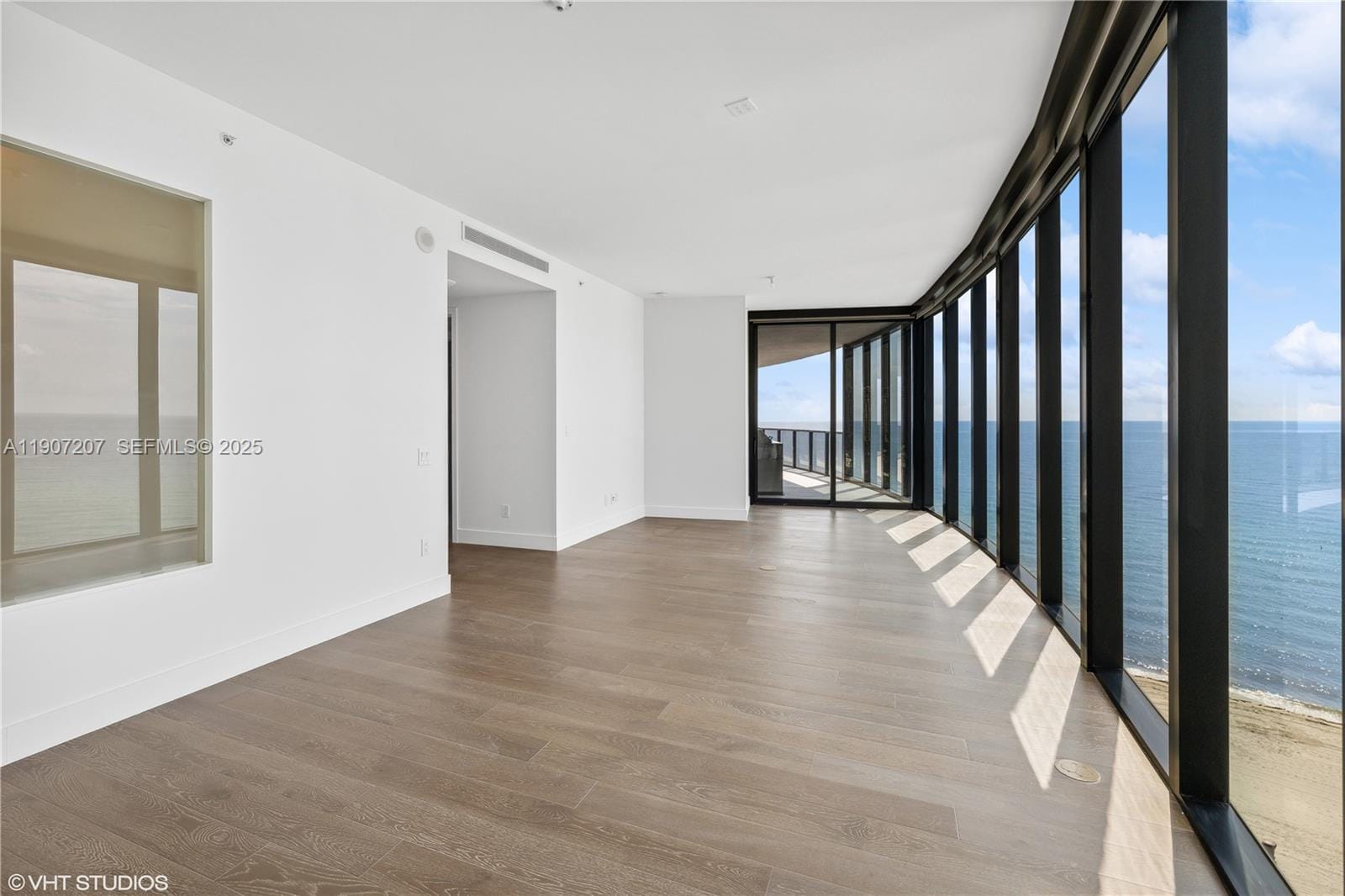 18555 Collins Avenue 1101, Sunny Isles Beach, FL 33160 photo 24
