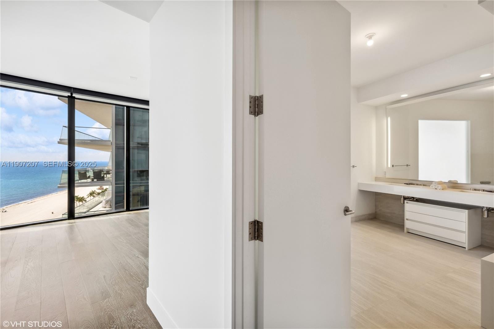 18555 Collins Avenue 1101, Sunny Isles Beach, FL 33160 photo 27
