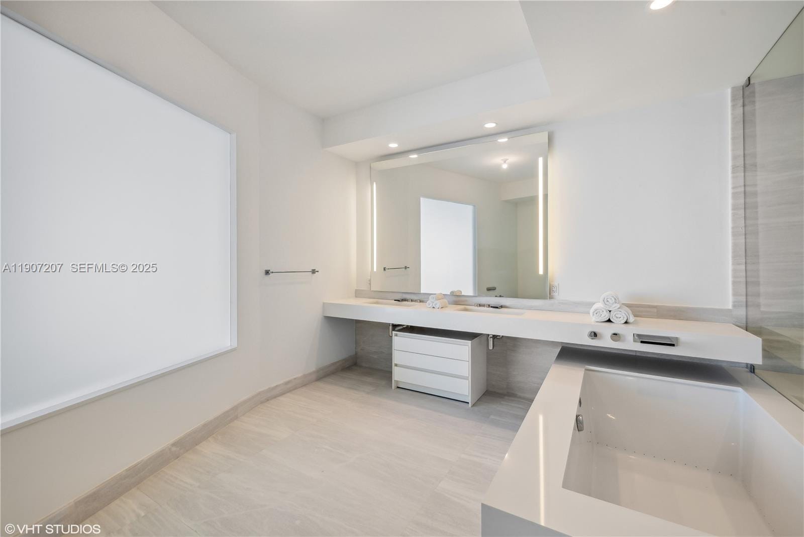 18555 Collins Avenue 1101, Sunny Isles Beach, FL 33160 photo 29