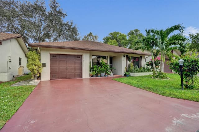 1752 SW 19 Avenue, Deerfield Beach, FL 33442