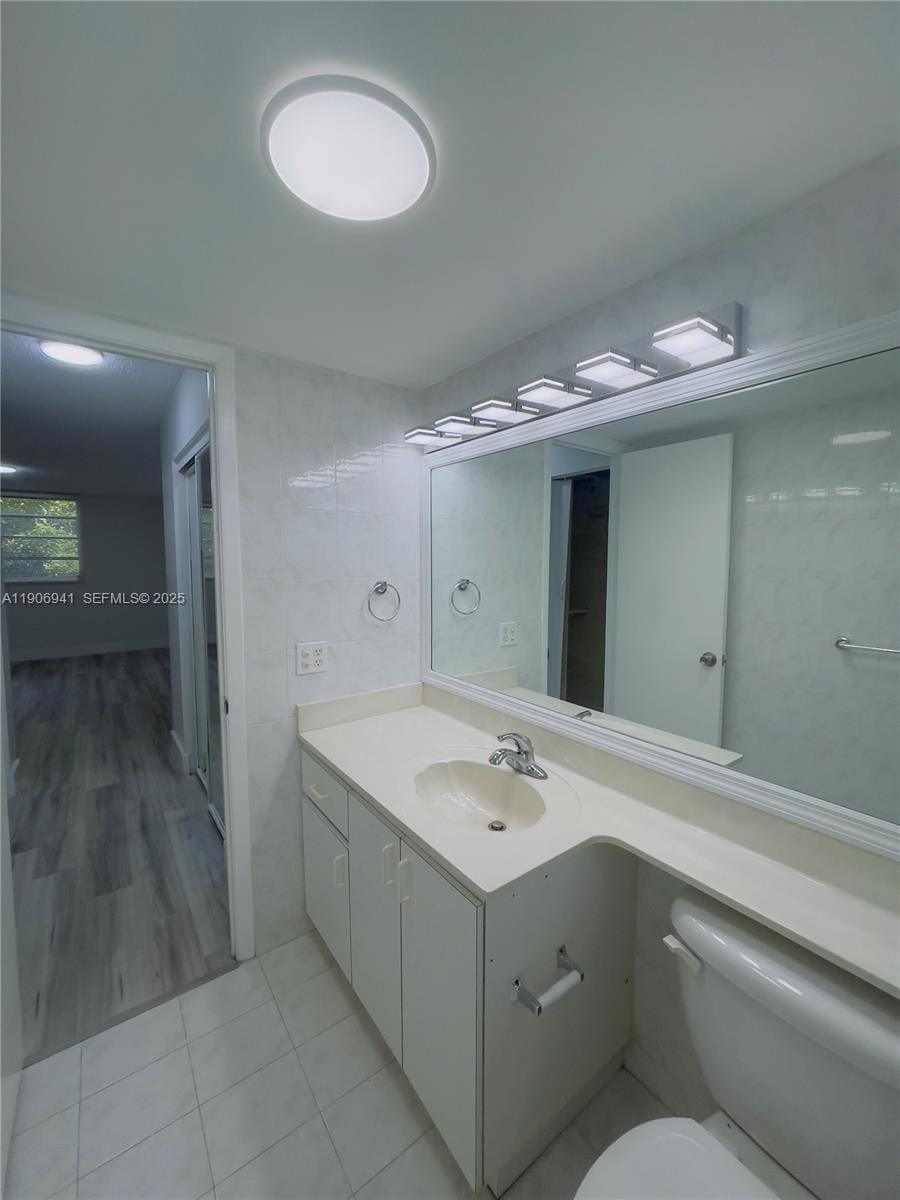 443 NE 195th Street 338 — photo 9