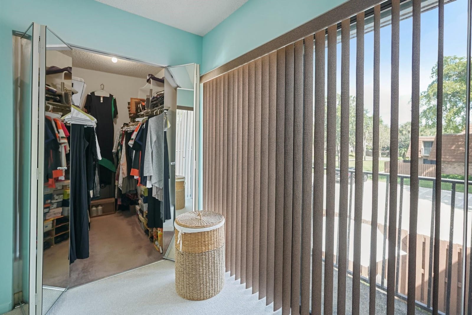2522 Camelot Court, Cooper City, FL photo 17
