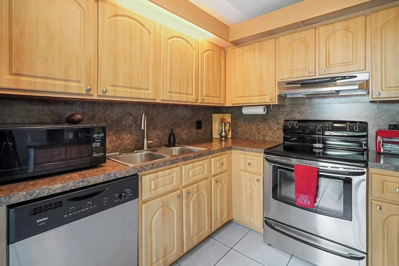 2522 Camelot Court — photo 5