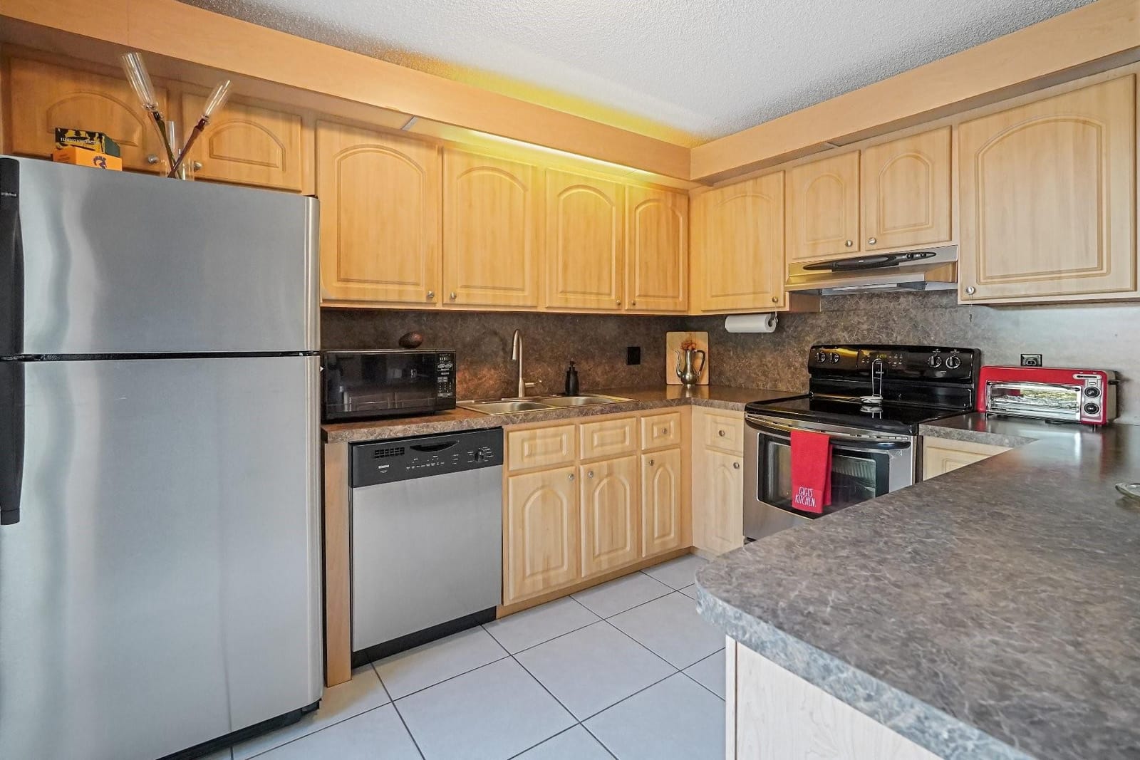 2522 Camelot Court — photo 6
