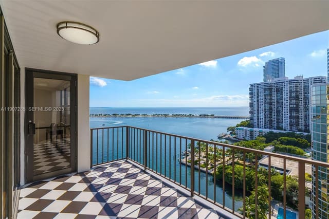 1925 Brickell Avenue 1811, sold in Brickell Place Phase Ii C, Miami, FL