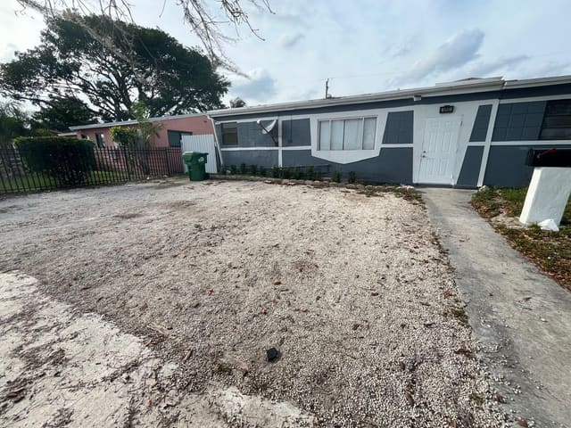 1011 NW 195th Street, sold in Norwood 4th, Miami Gardens, FL