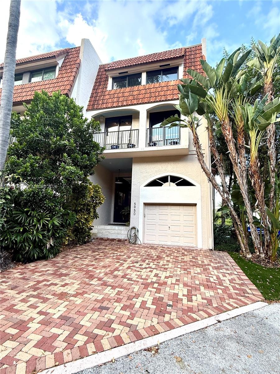 5950 Paradise Point Drive, Palmetto Bay, FL 33157 photo 1