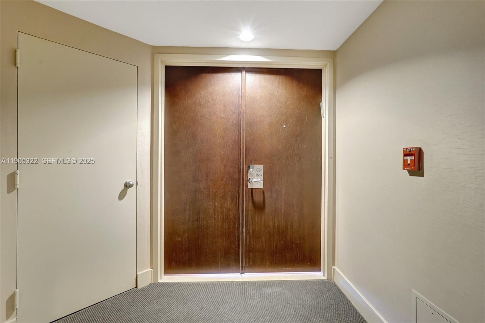 1000 Island Boulevard 2004, Aventura, FL 33160 photo 2